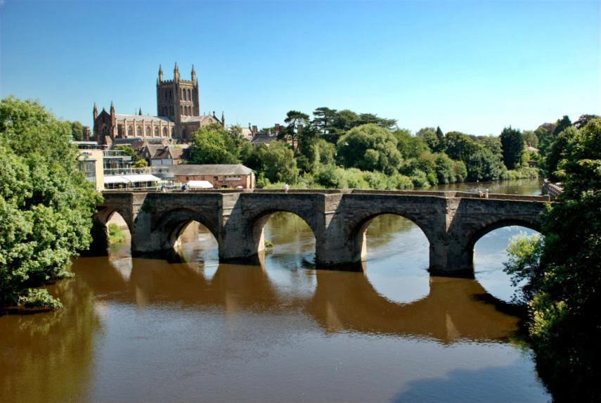 The Green Dragon Hotel Hereford Esterno foto